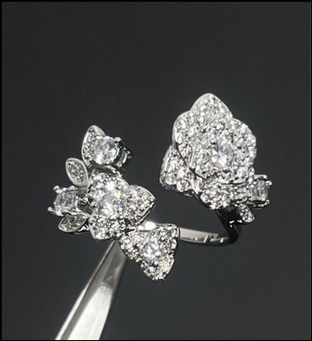 Anillo Pétalo Divino