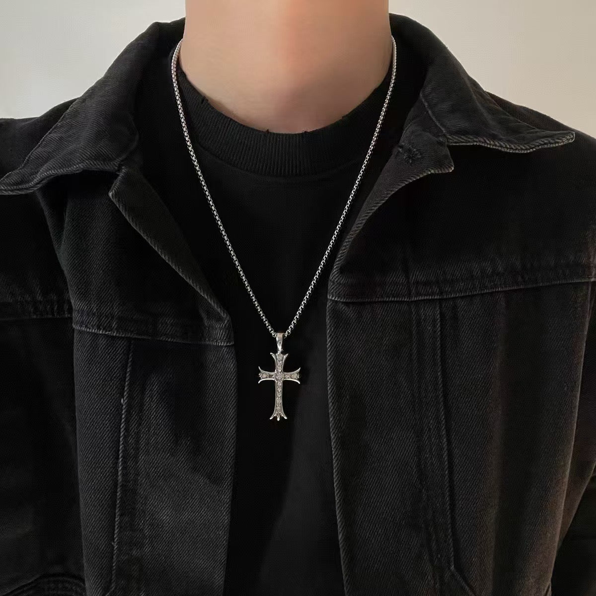 Collar Omen